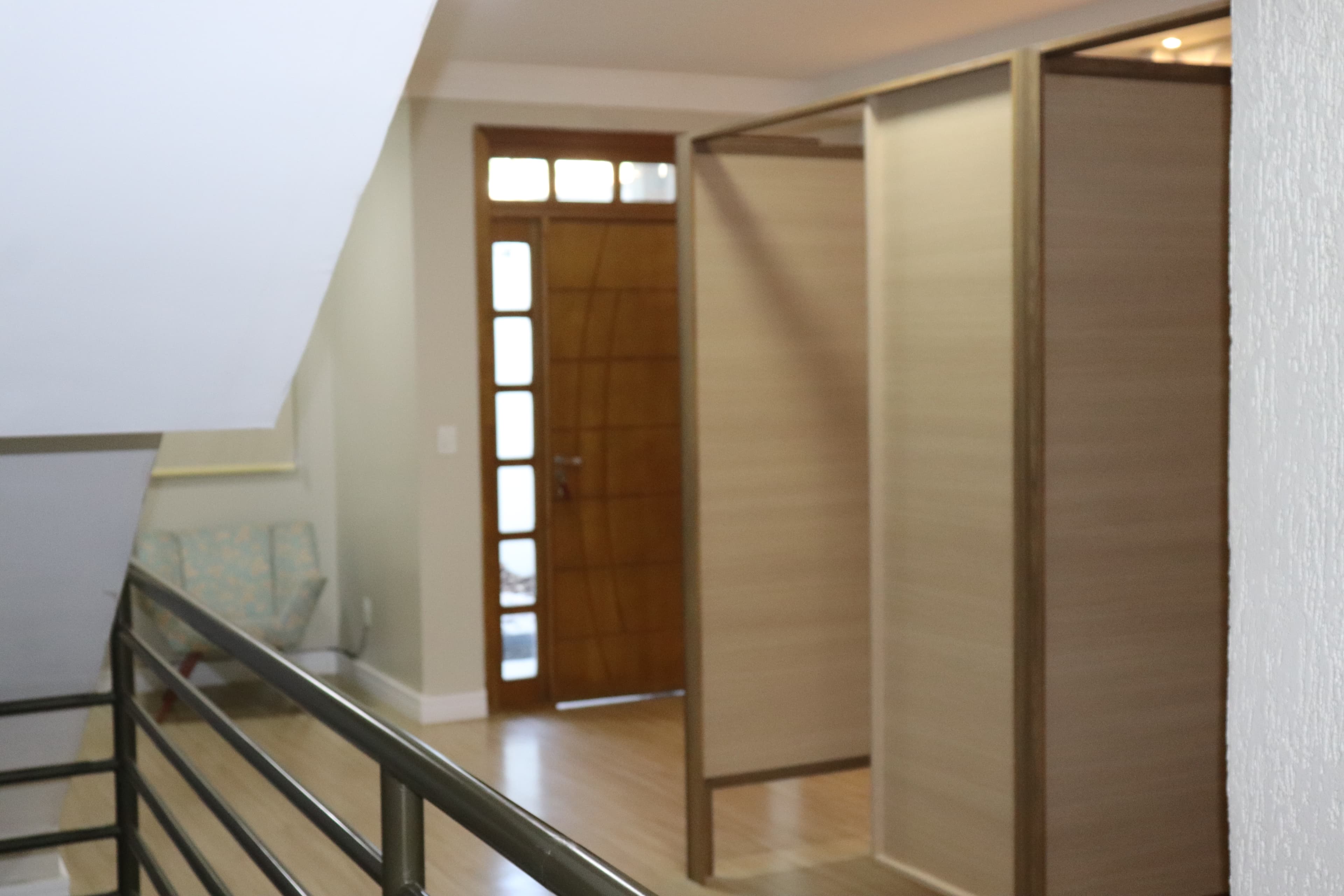 Detalhe do ambiente acolhedor da Casa de Massagem